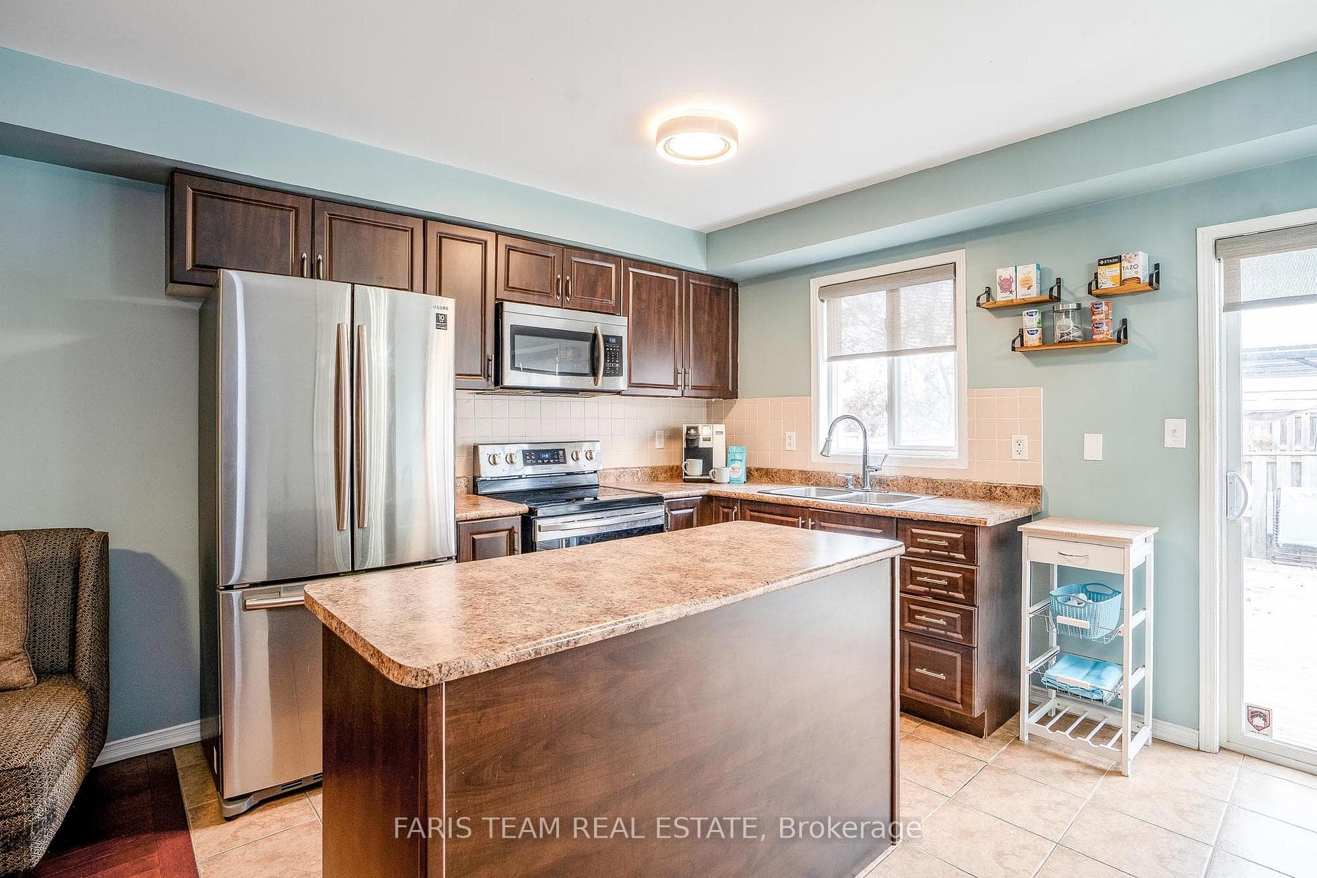 8 Arbuckle Way photo 4