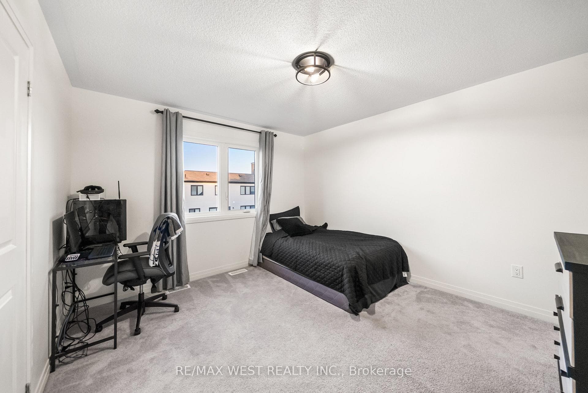 15 Larkin Lane photo 15