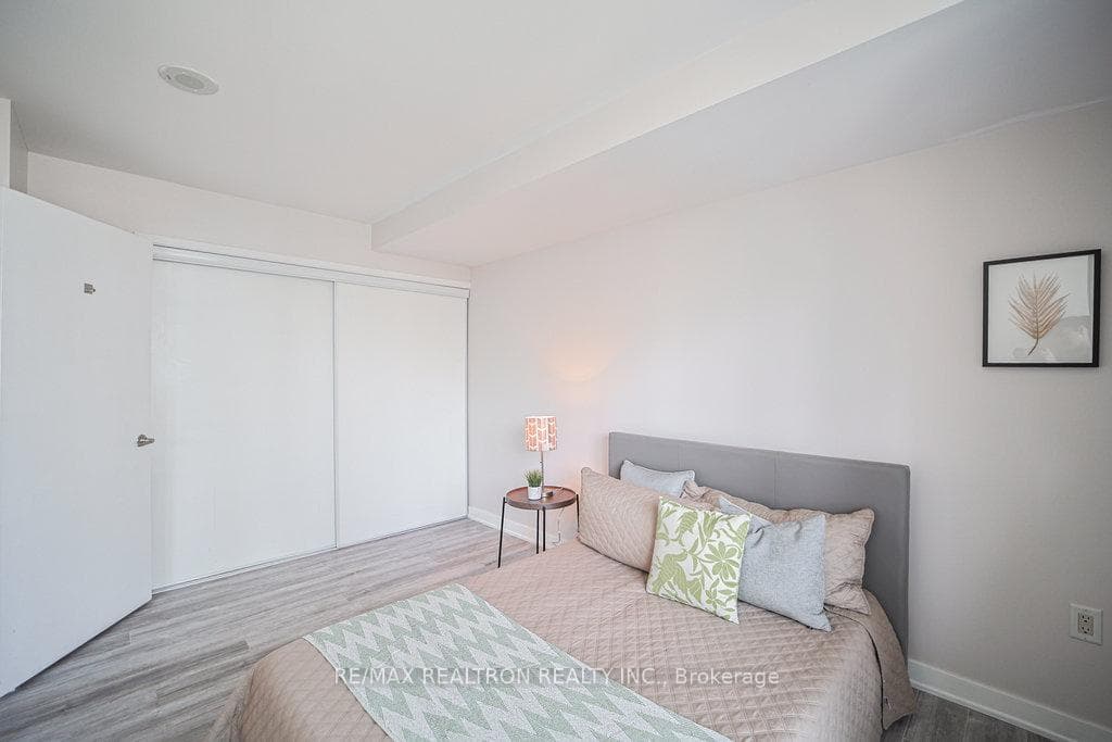 15 FORT YORK Boulevard Unit 2705 photo 26