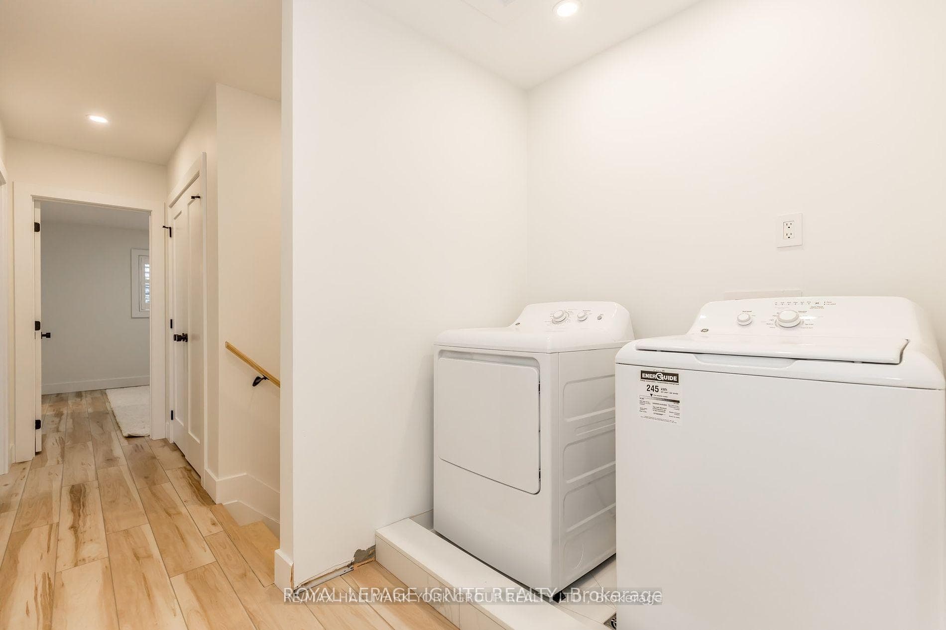 781 Oliva Street photo 27