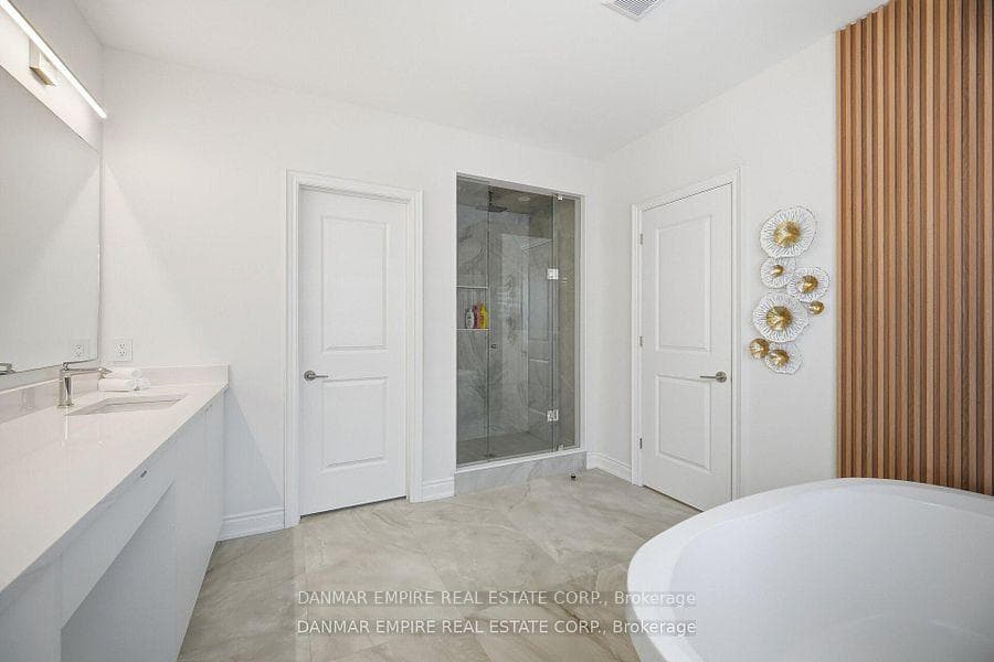 14 Woodgate Pines Drive photo 26