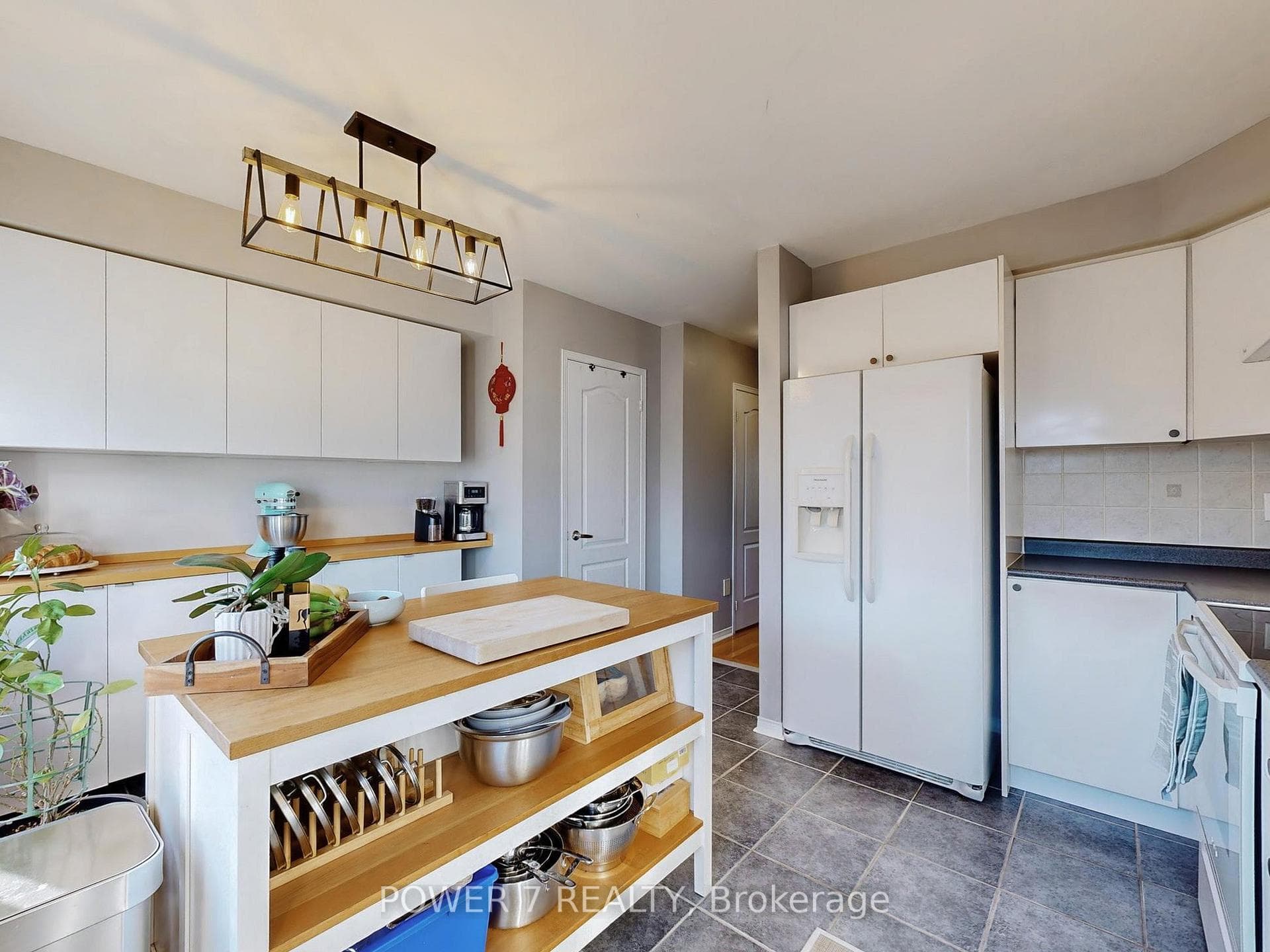 379 White's Hill Avenue photo 14