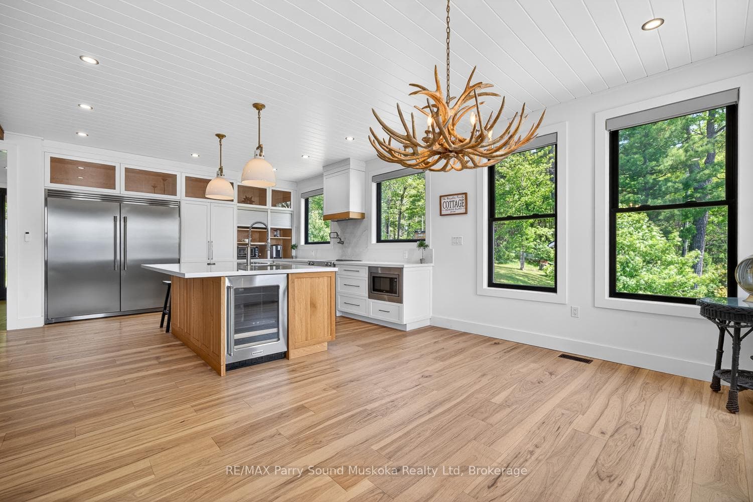 32 A11 Island photo 17
