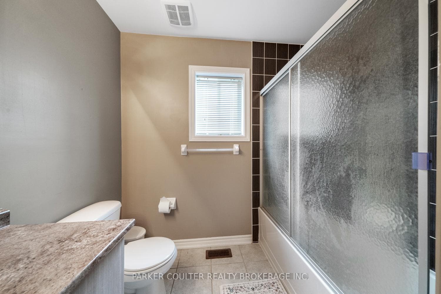 829 O'Reilly Crescent photo 18