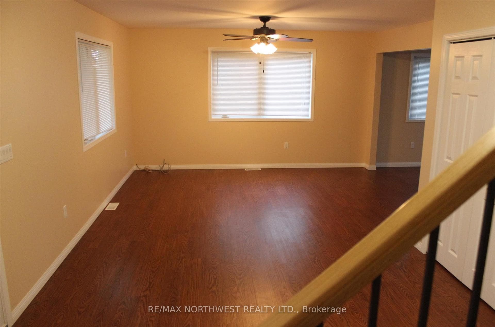 101 QUEEN ST photo 18