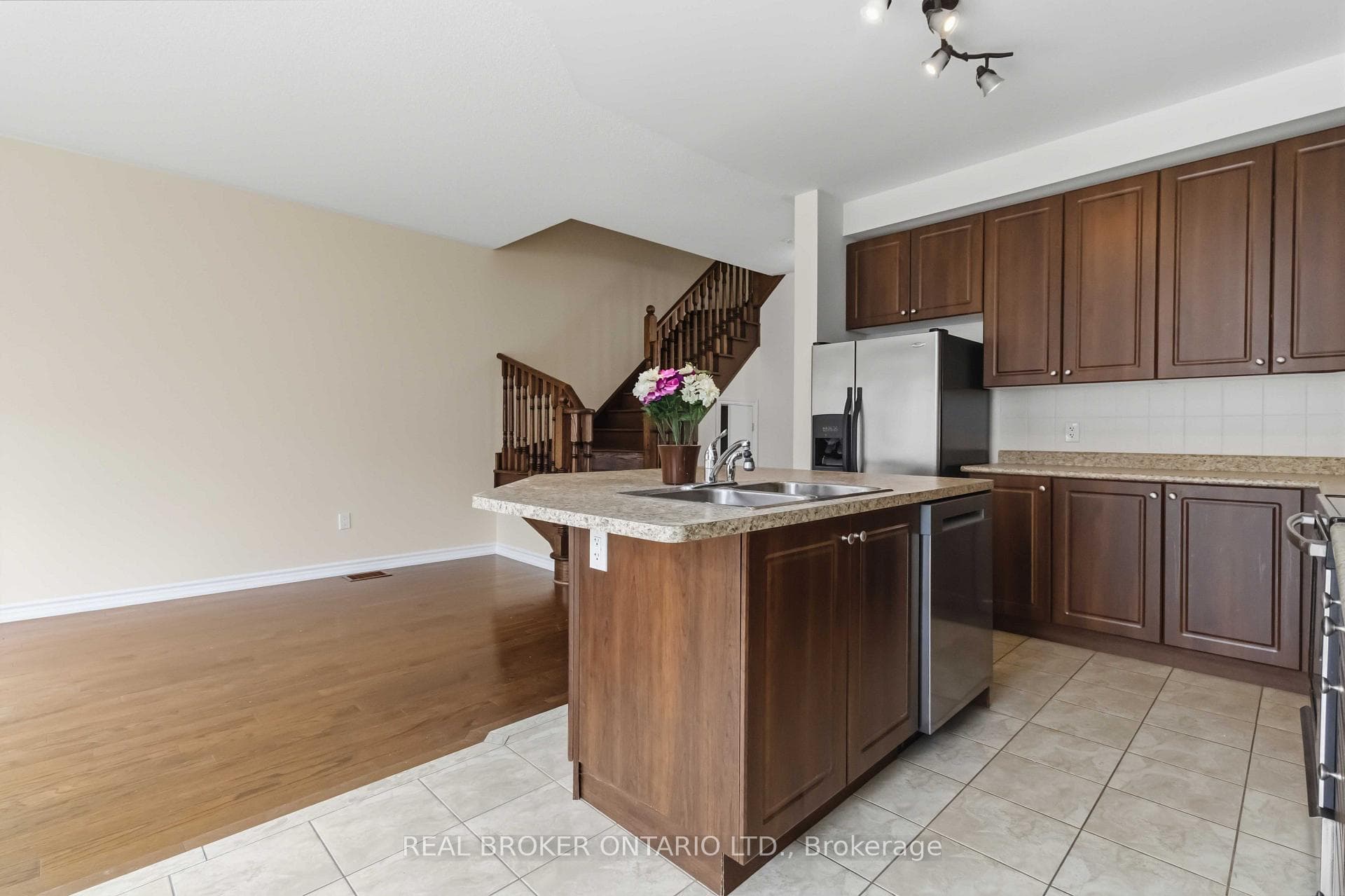 27 Mccartney Street Unit MAIN photo 15