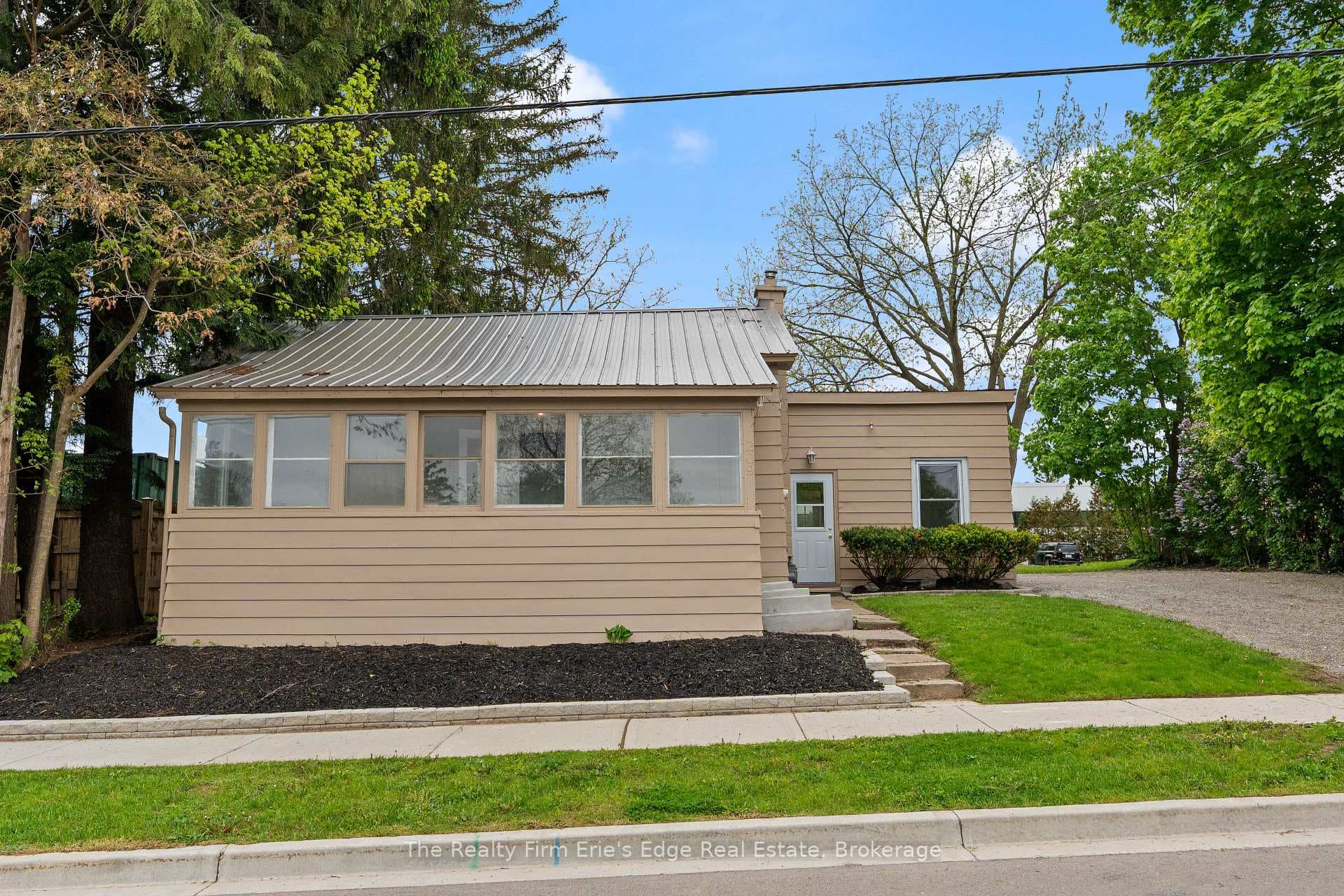 209 St Andrew Street photo 3