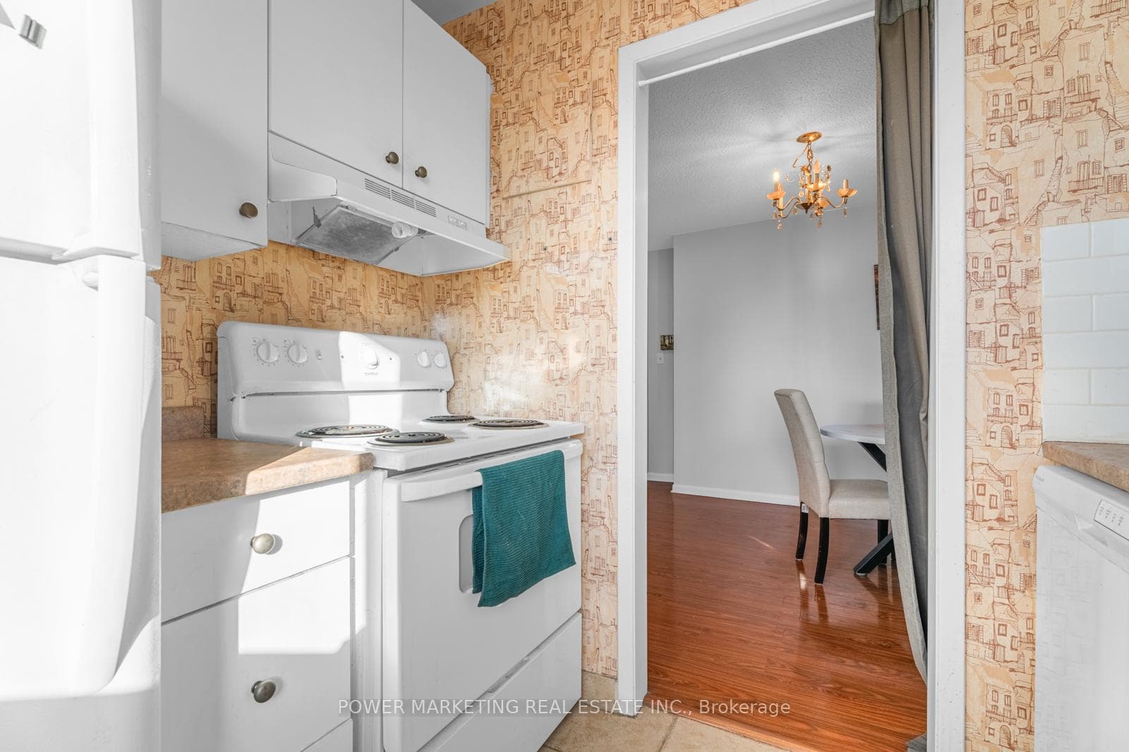 41 SUNSET Boulevard Unit 204 photo 19