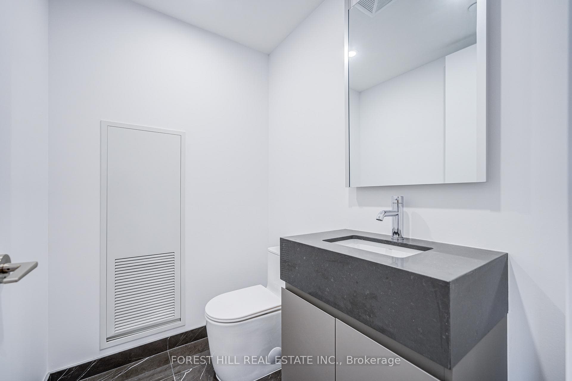 346 Davenport Road Unit 602 photo 16