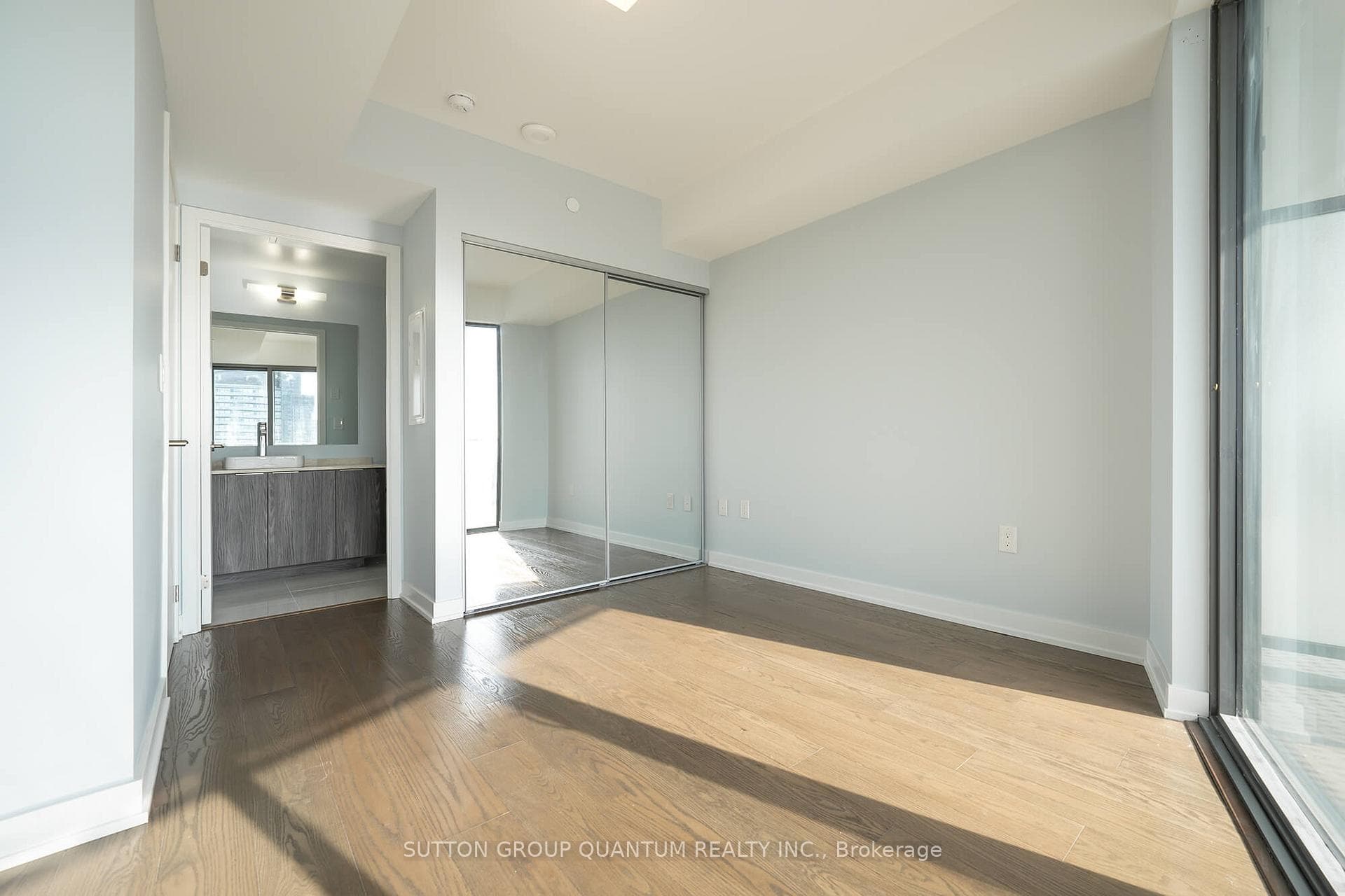 11 Wellesley Street Unit 4105 photo 9