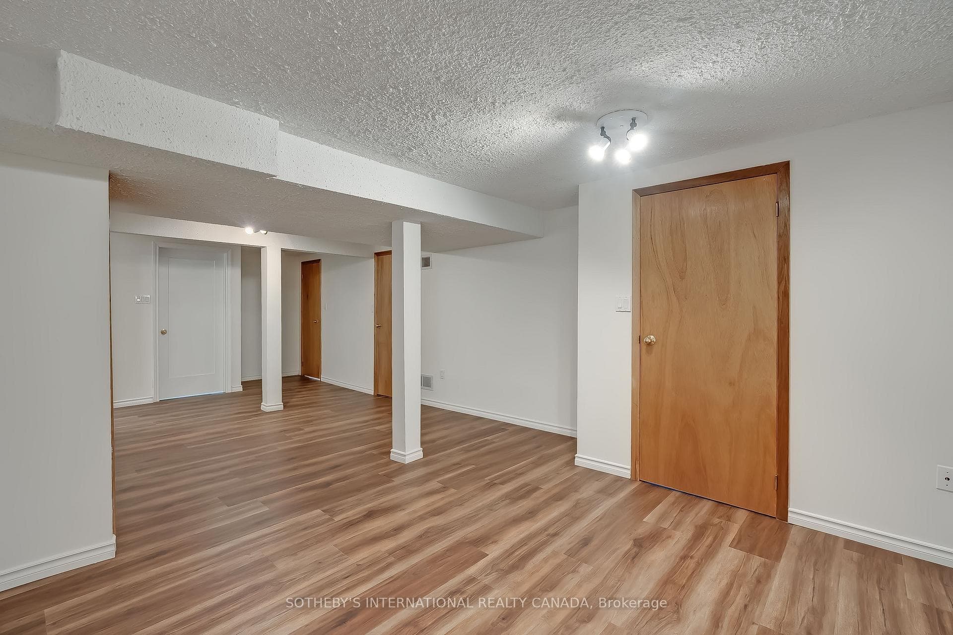 1055 Shawnmarr Road Unit 203 photo 22