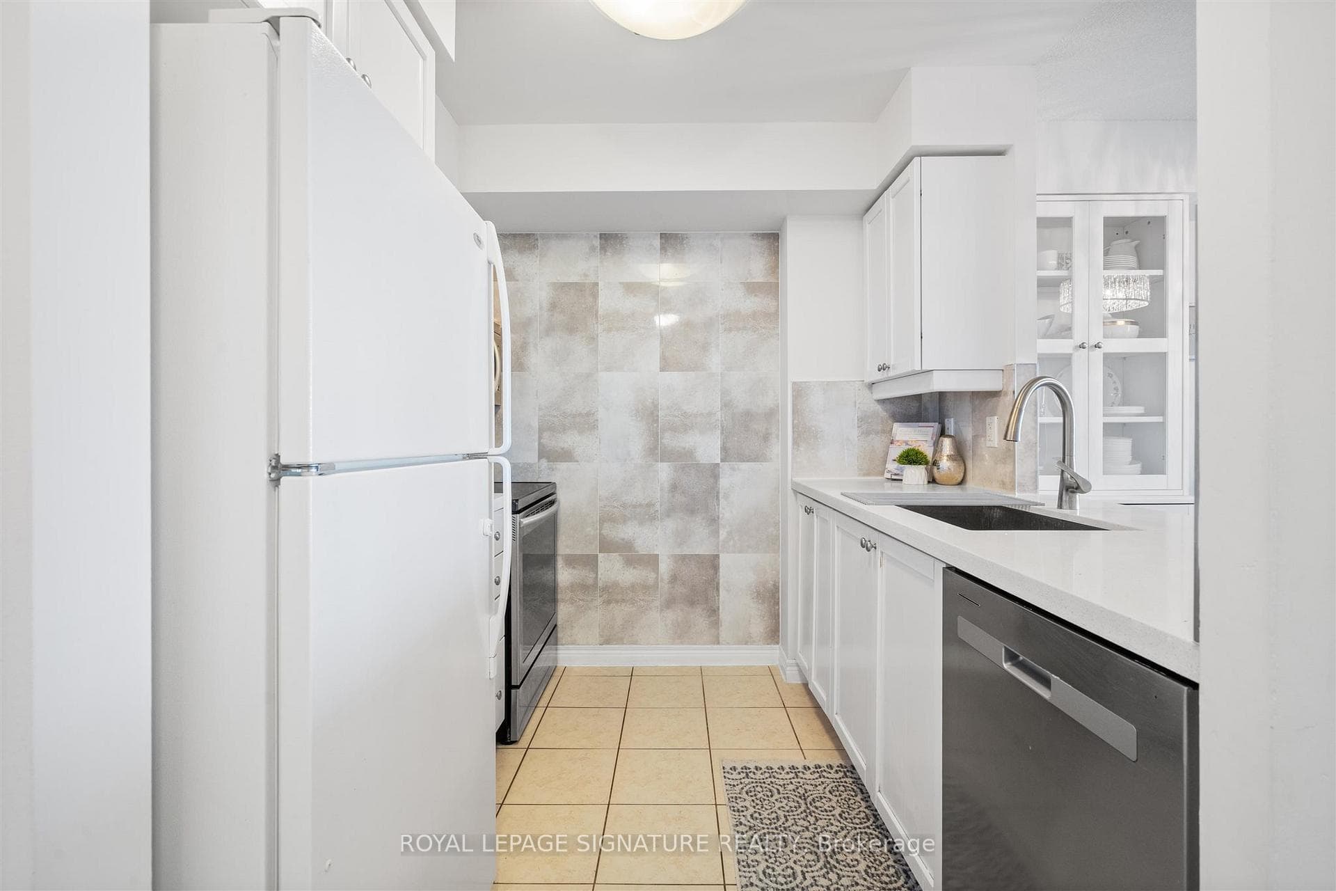 710 Humberwood Boulevard Unit 2407 photo 15