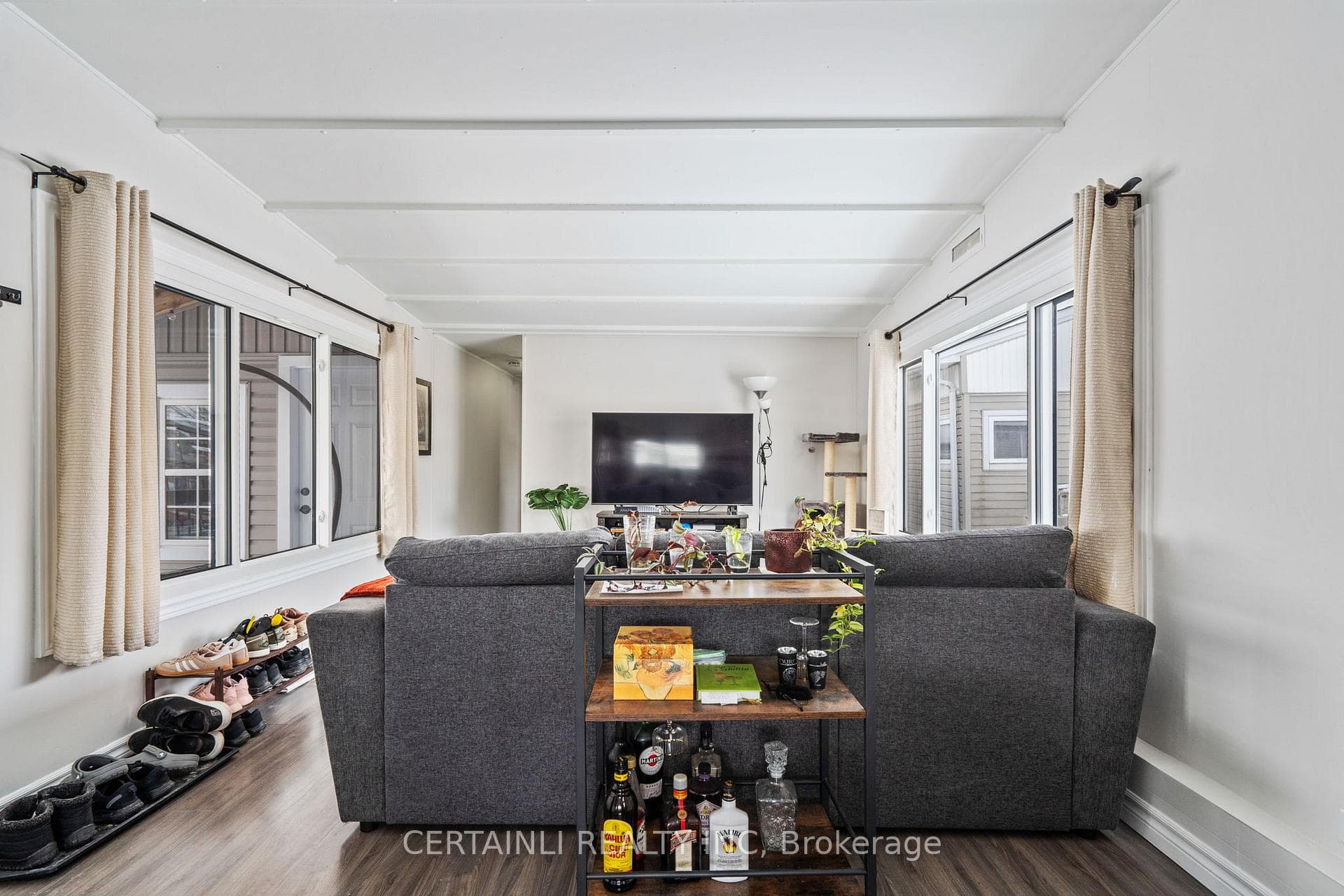2189 Dundas Street Unit 46 photo 17