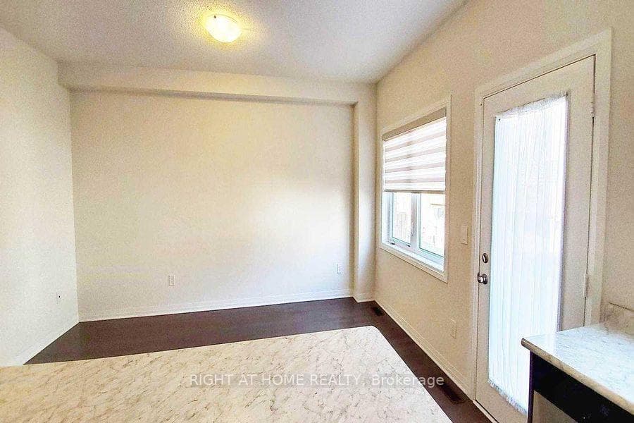 4062 Maitland Street photo 4