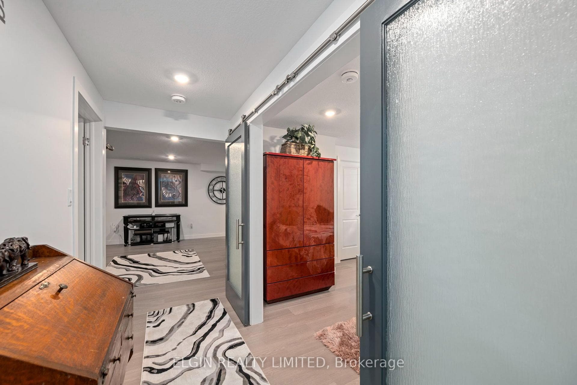 392 Larry Street photo 31