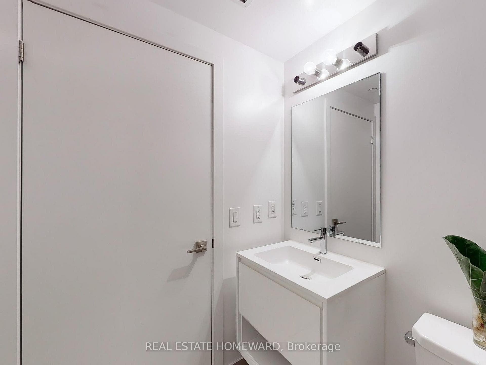 159 Wellesley Street Unit 1809 photo 19