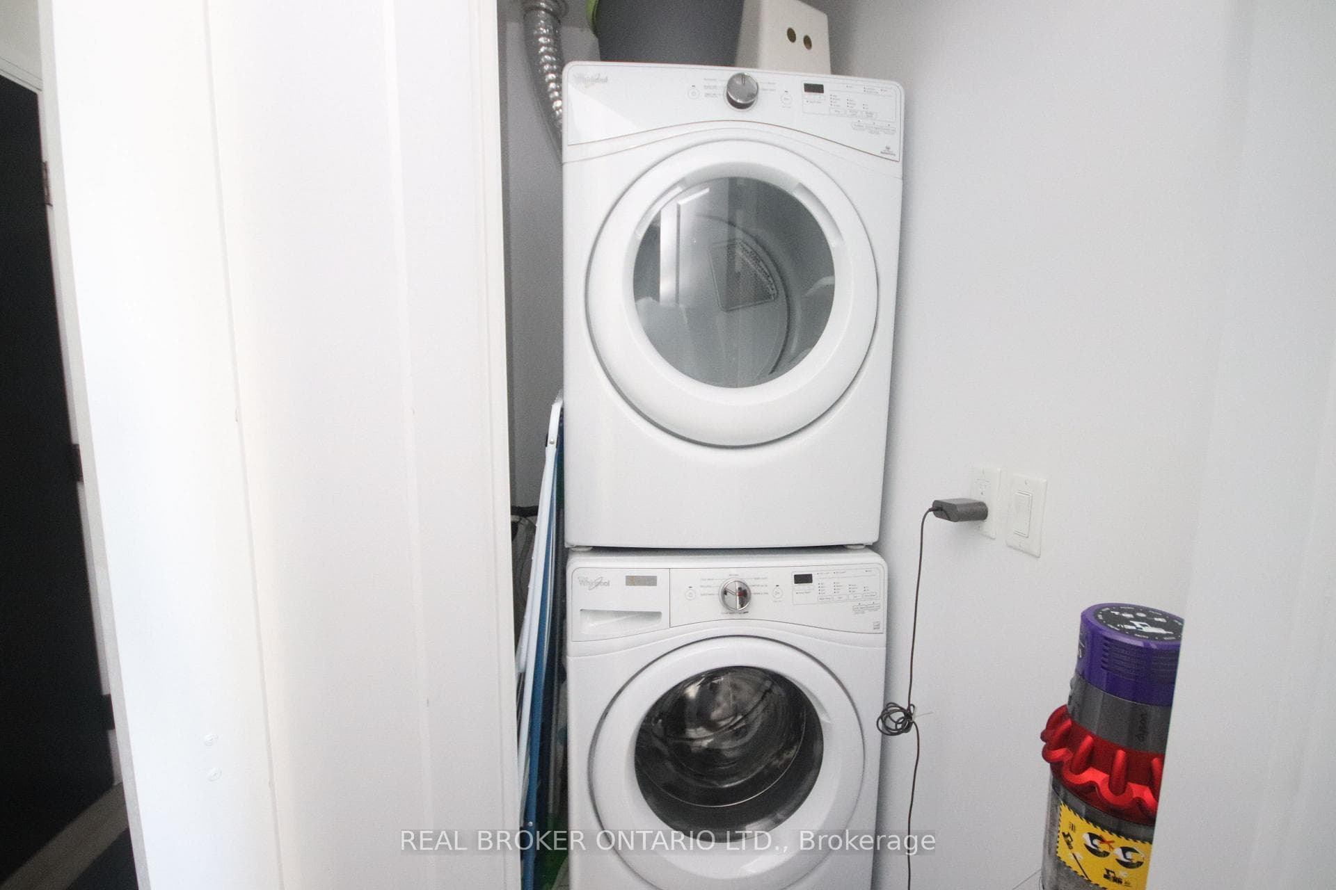 101 Erskine Avenue Unit 1615 photo 17