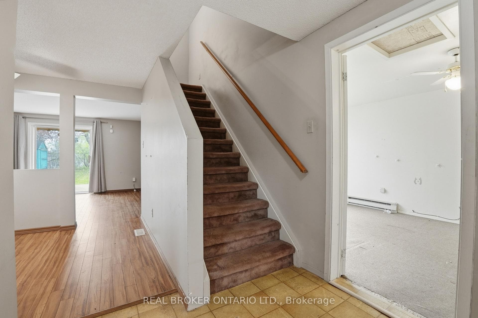 306 Sekura Street photo 6
