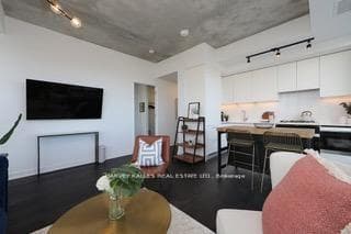 2720 Dundas Street Unit 904 photo 13