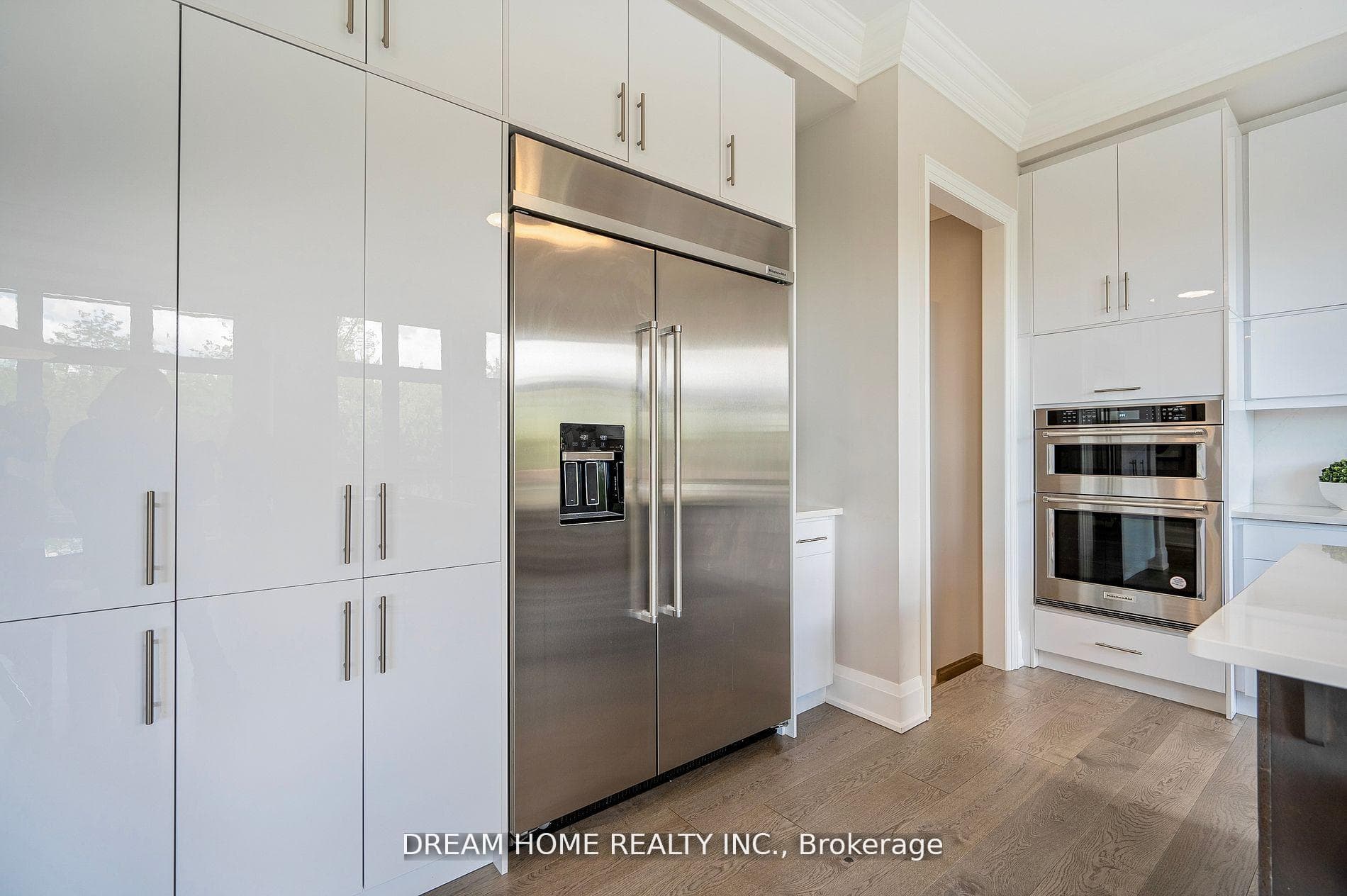 1420 Ford Strathy Crescent photo 18