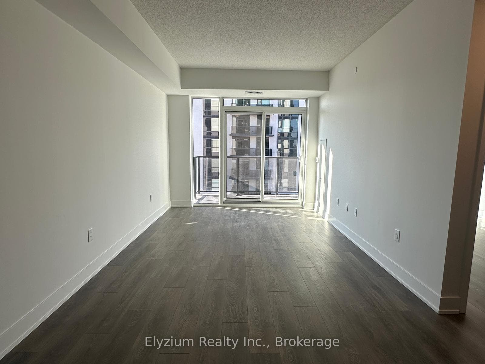204 Burnhamthorpe Road Unit 1003 photo 5