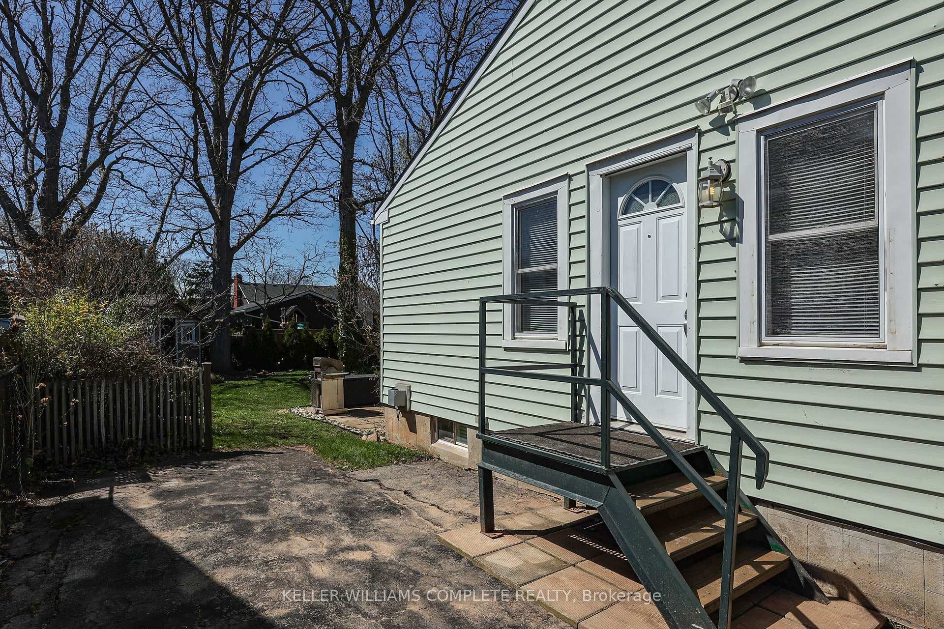 51 Lakeview Avenue photo 22