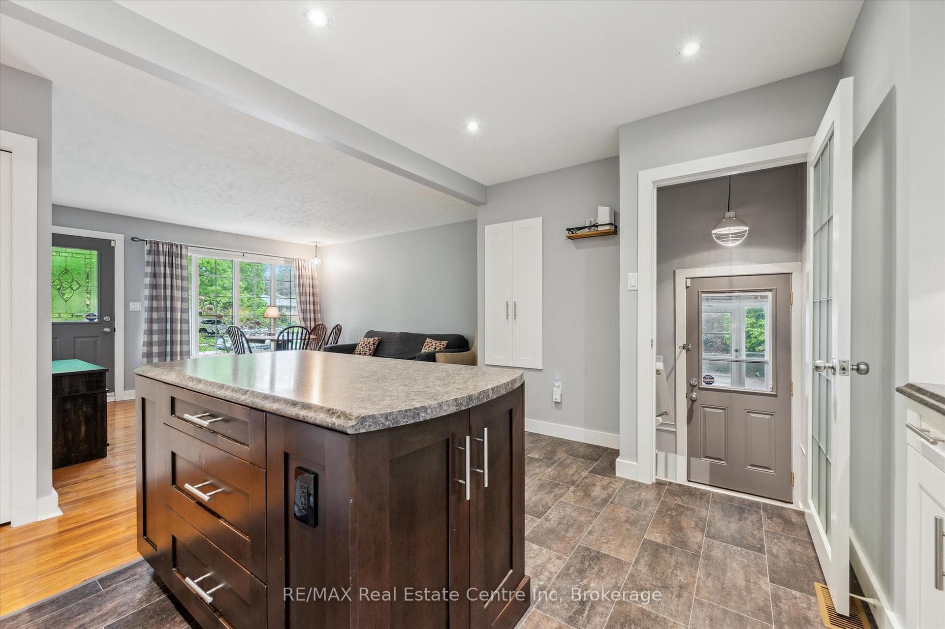 756 Cambridge Street photo 15