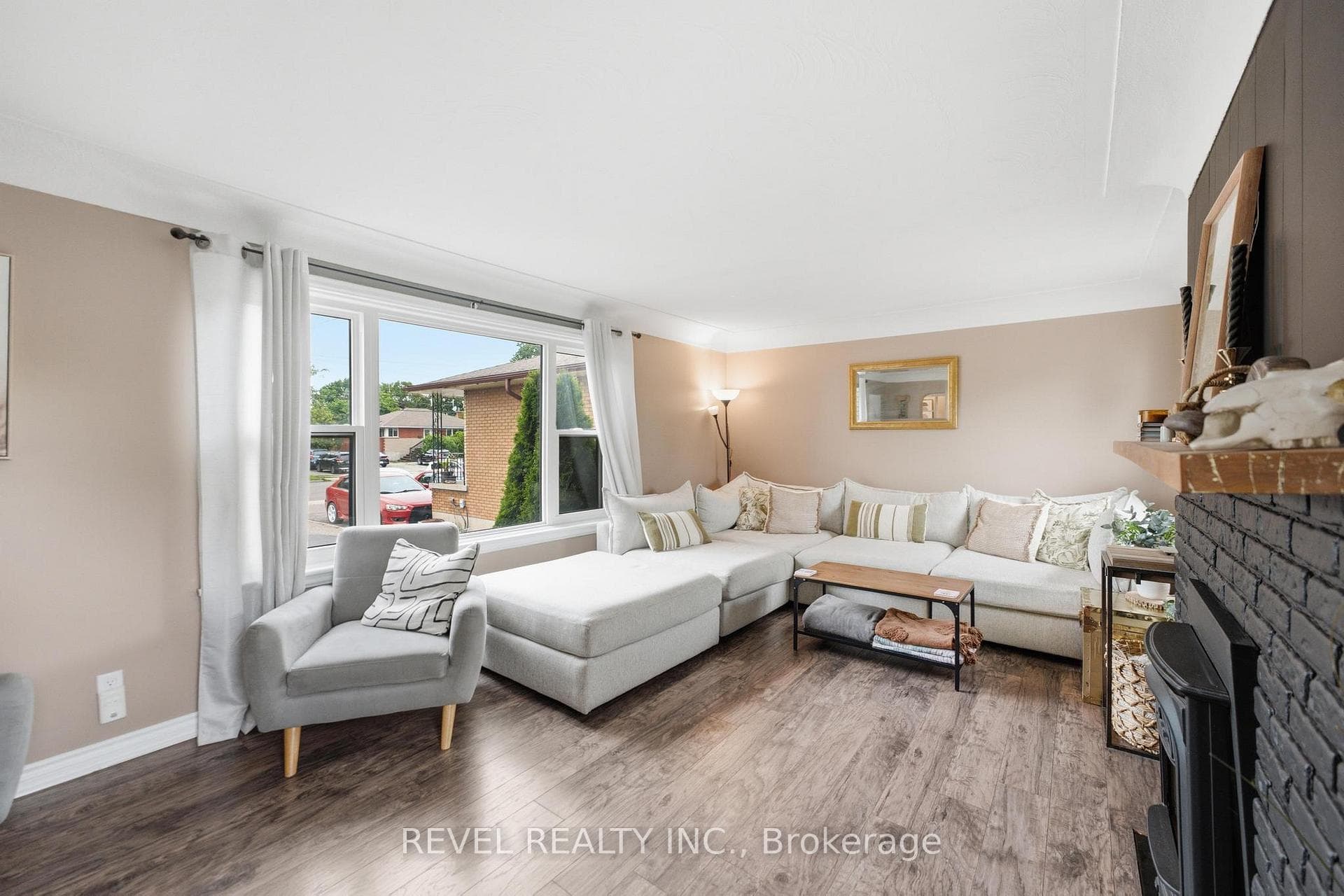 481 Upper Gage Avenue photo 5