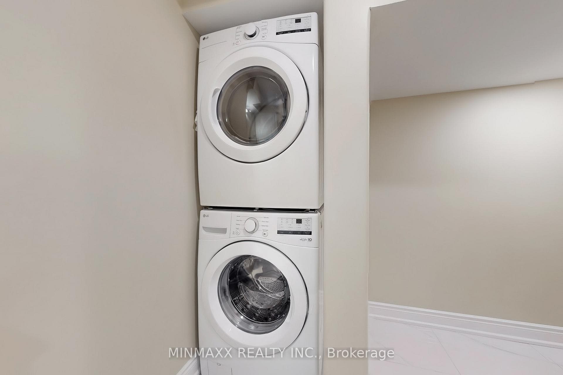 465 Thornborrow (2-Bed Walkout Bsmt Apt) Court photo 28
