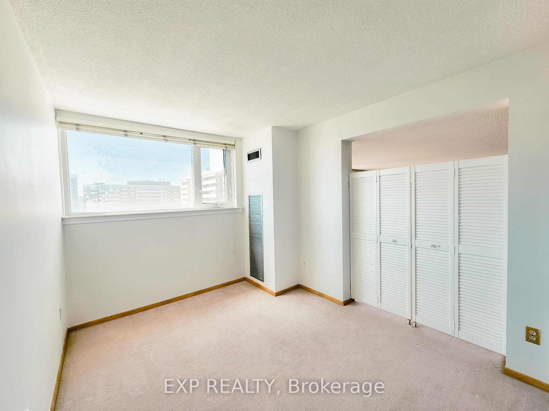 270 Scarlett Road Unit 1704 photo 14