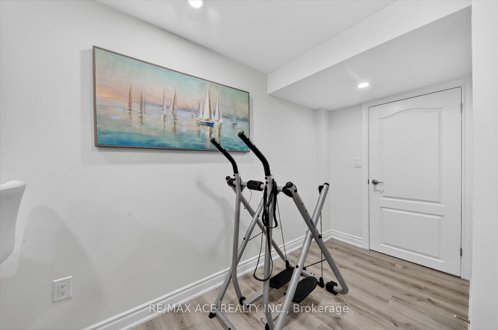 56 Unsworth Crescent photo 31