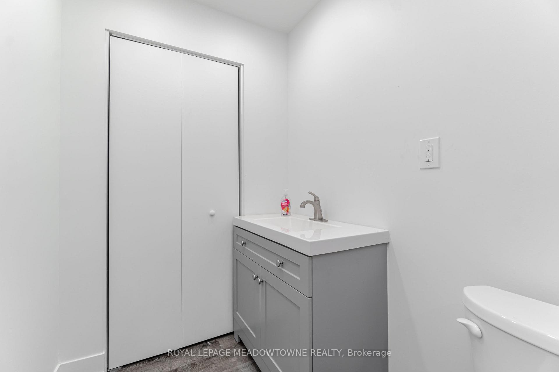 17-830 Rowntree Dairy Road, Vaughan