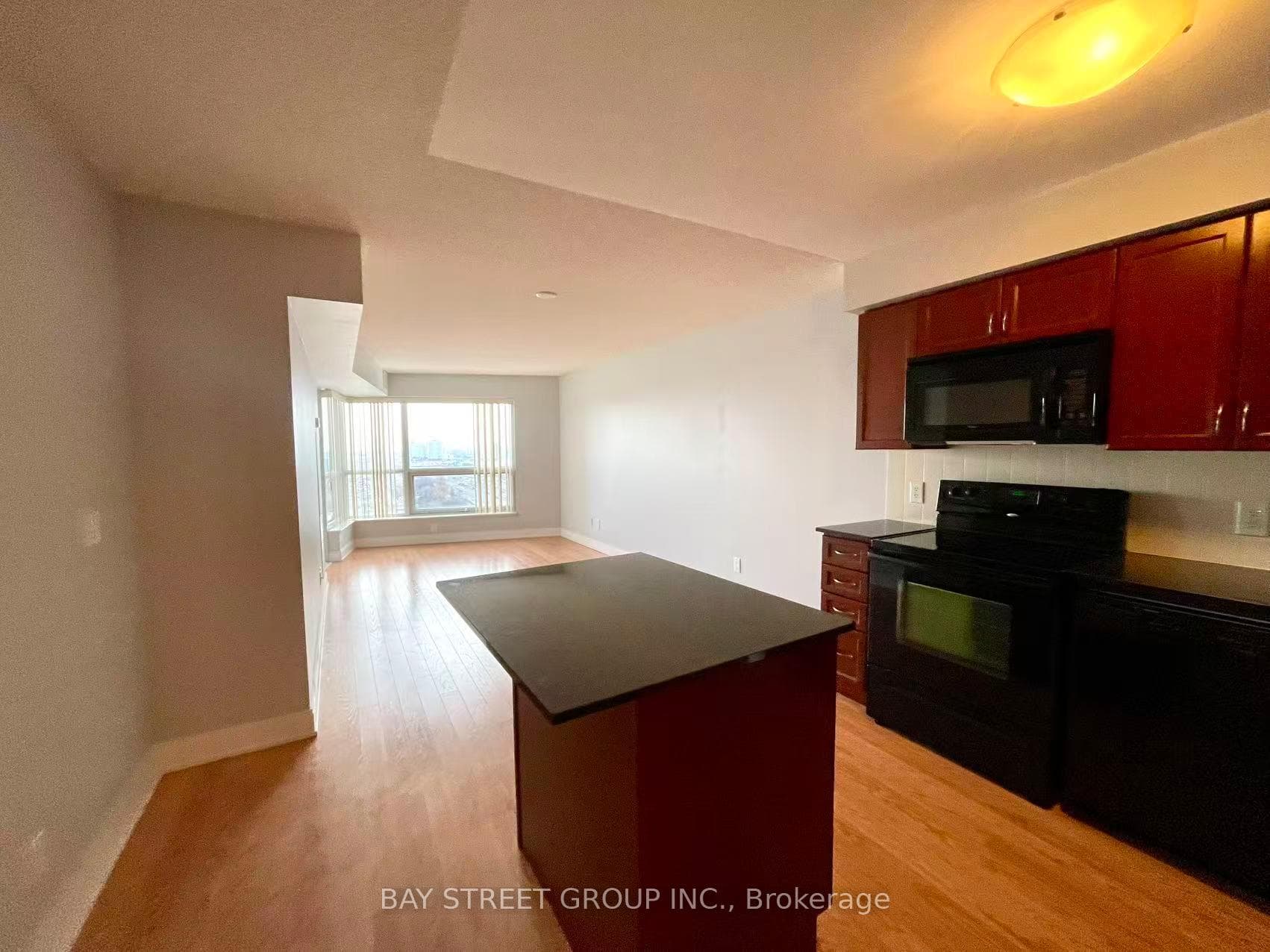 125 Village Green Square Unit 2102 photo 6