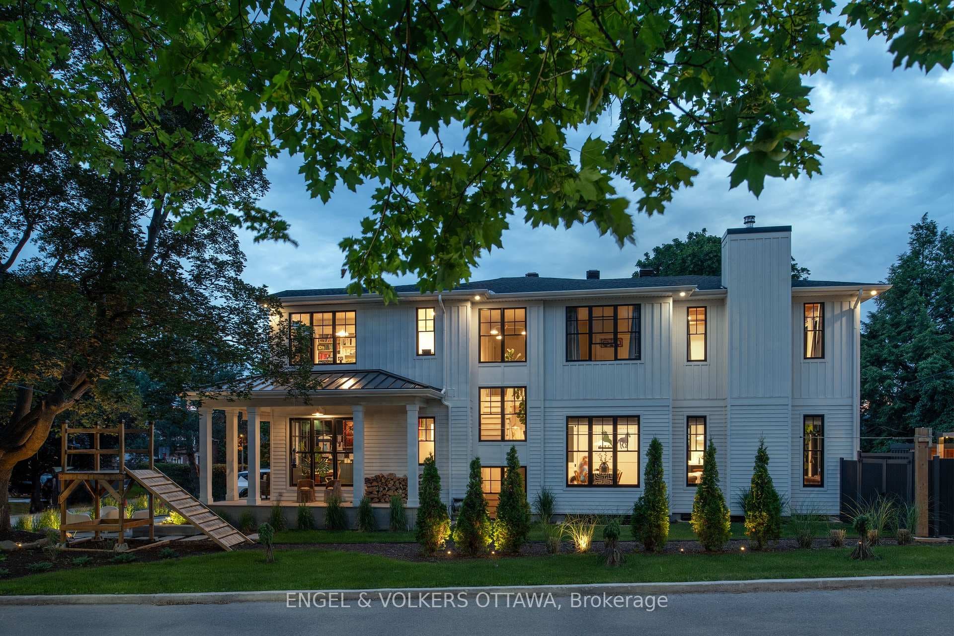 551 Hillcrest Avenue photo 3