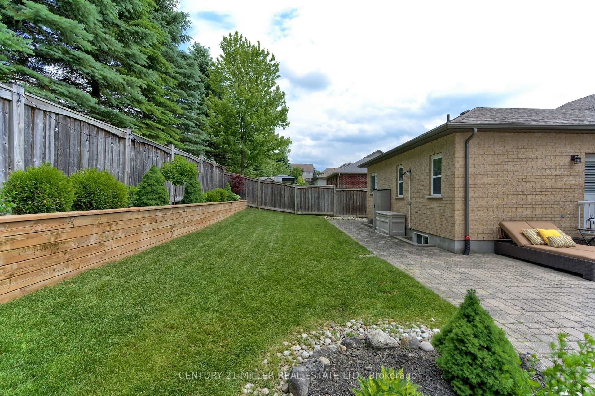 108 Winston Street photo 35