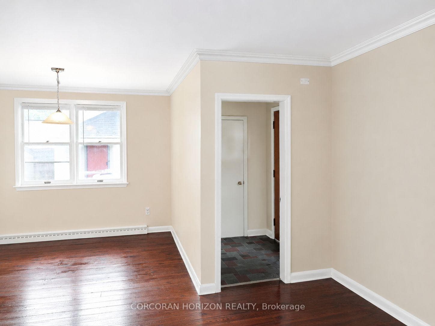 20407B Leslie Street Unit Main photo 5
