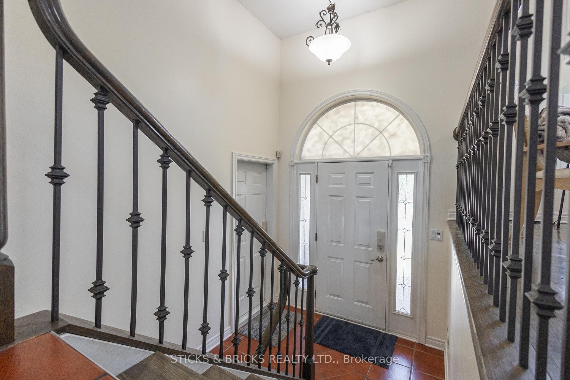 8207 Beaver Glen Drive photo 5