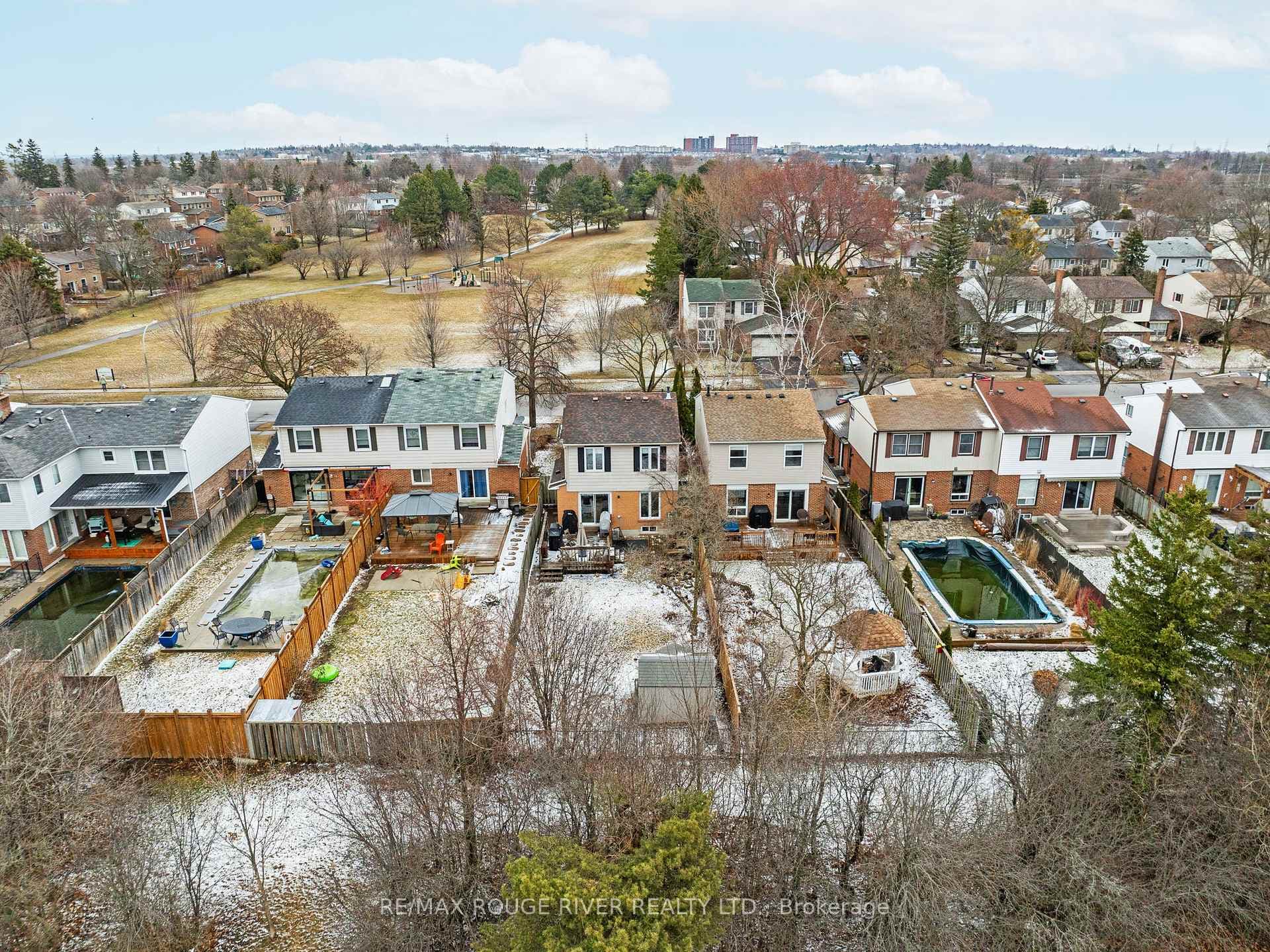 554 Reynolds Street photo 44