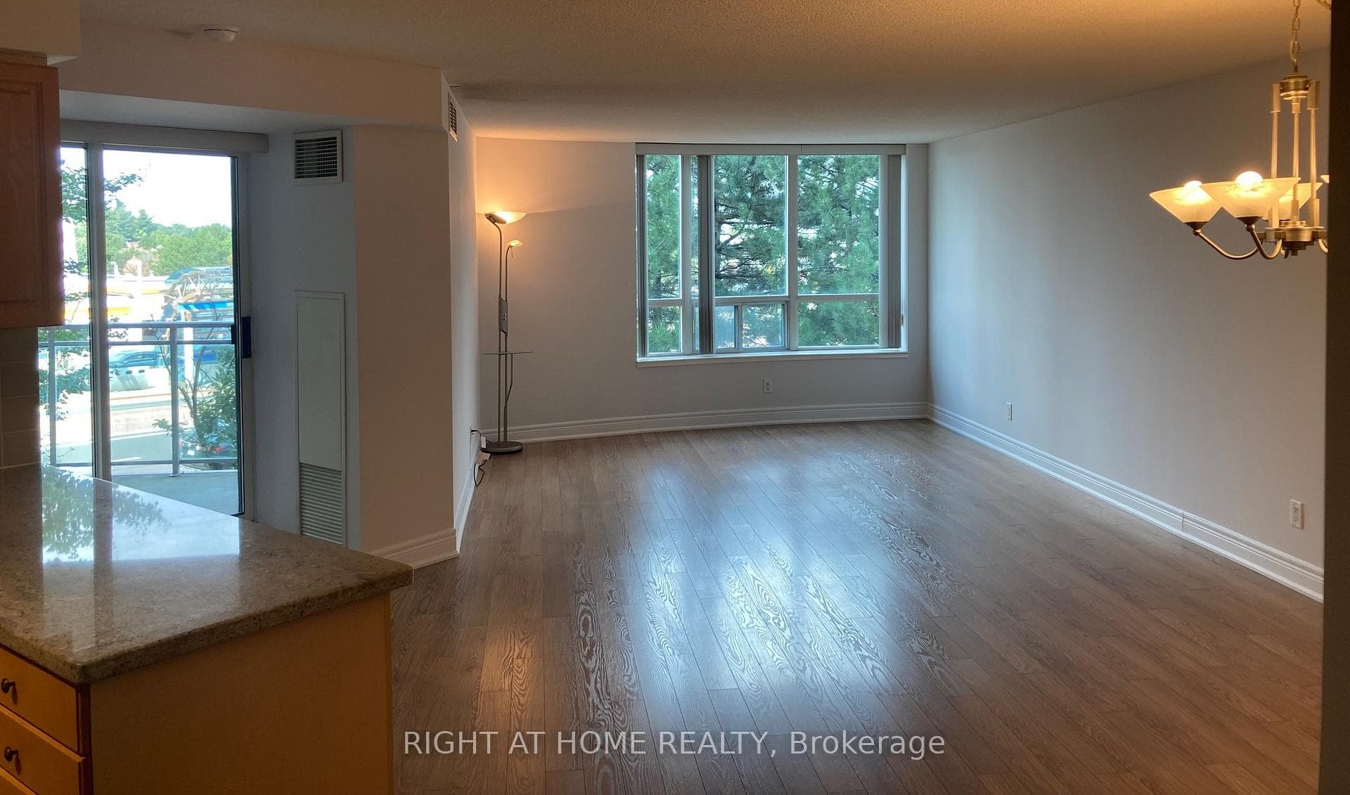 62 Suncrest Boulevard Unit 212 photo 4
