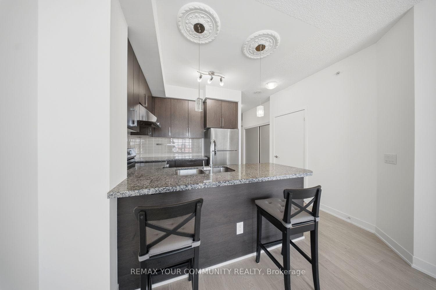 840 Queens Plate Drive Unit 510 photo 6