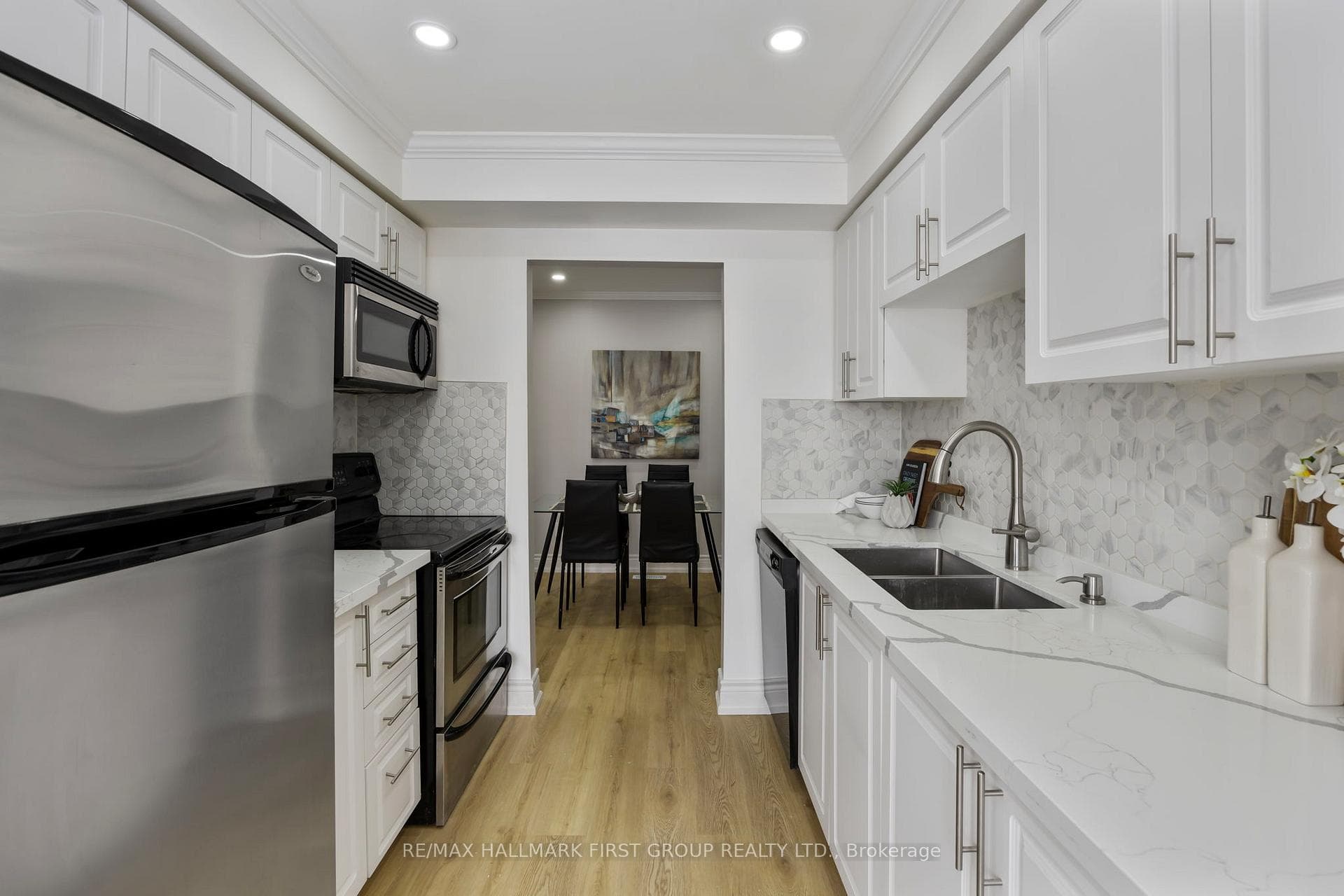27 Mccullock Crescent photo 14