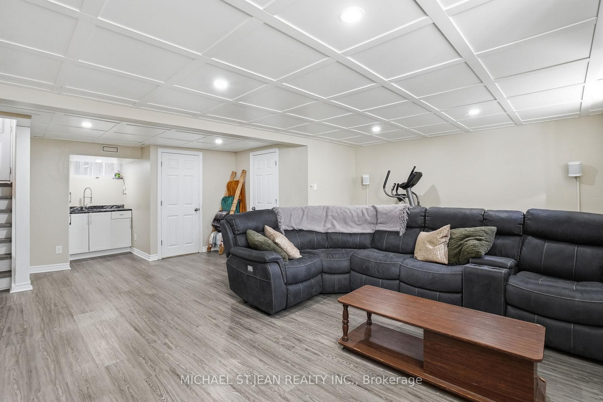 7 Rapallo Drive photo 35