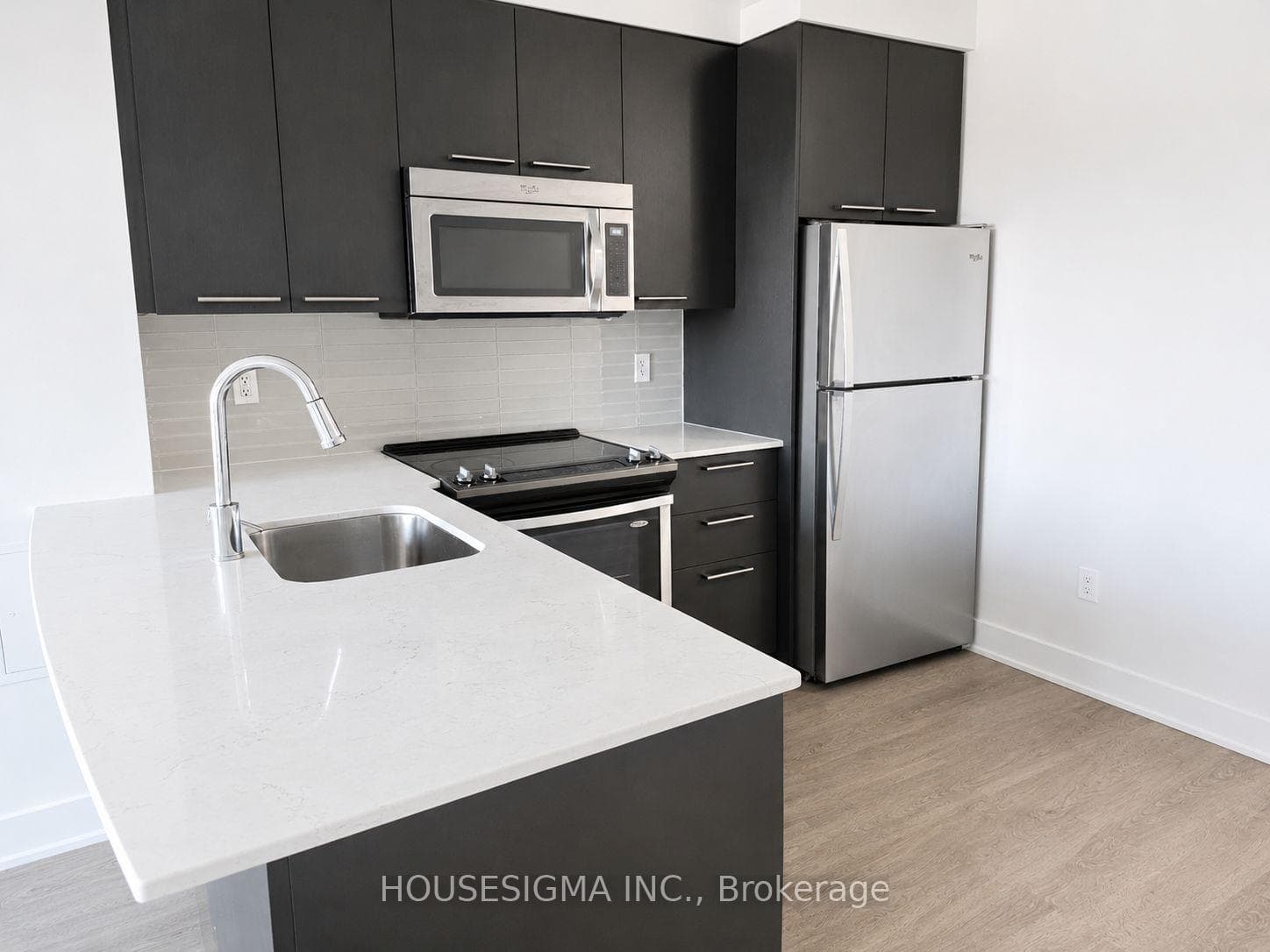 88 Sheppard Avenue Unit 1403 photo 3