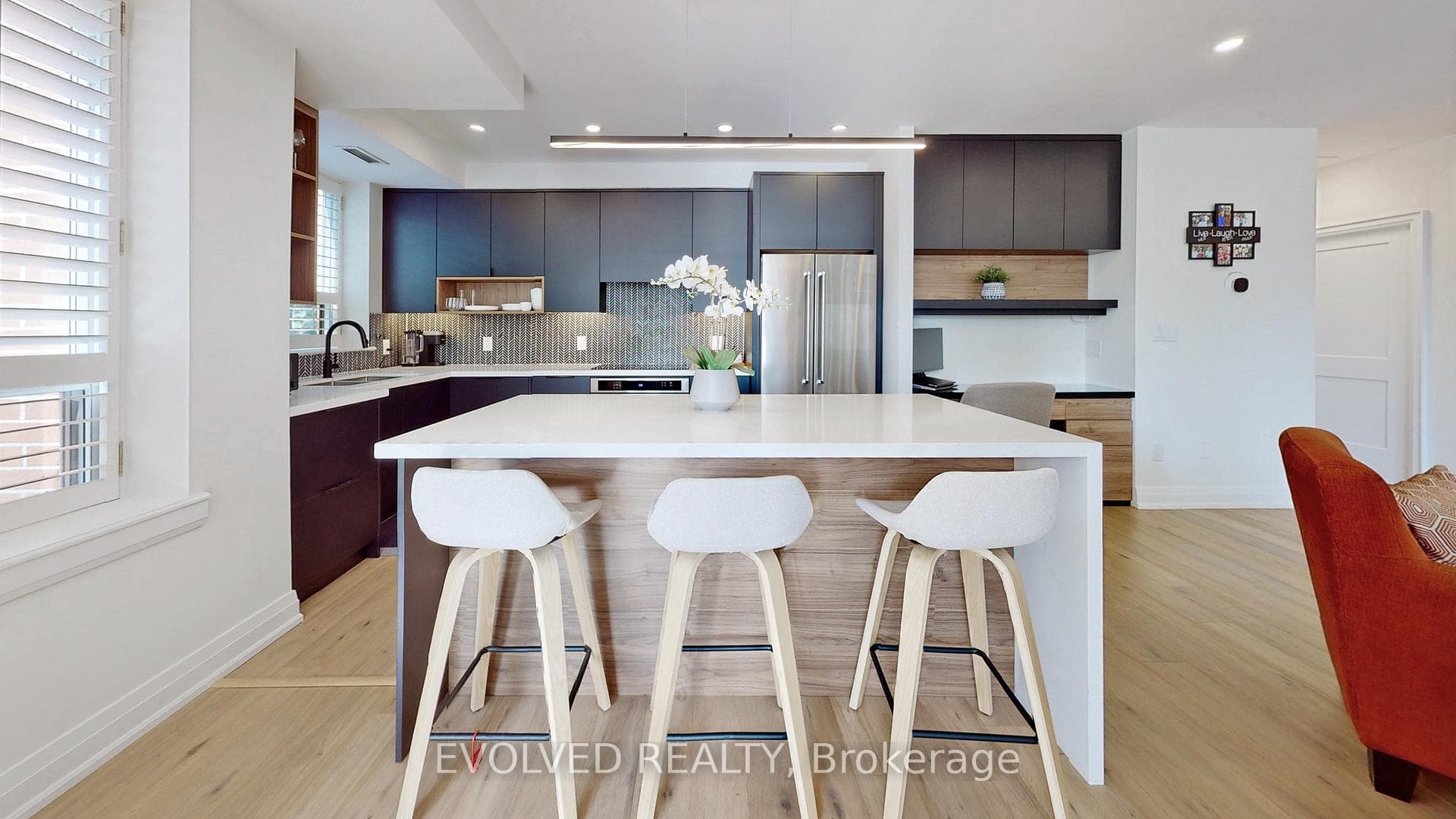 801 Lawrence Avenue Unit 206 photo 4