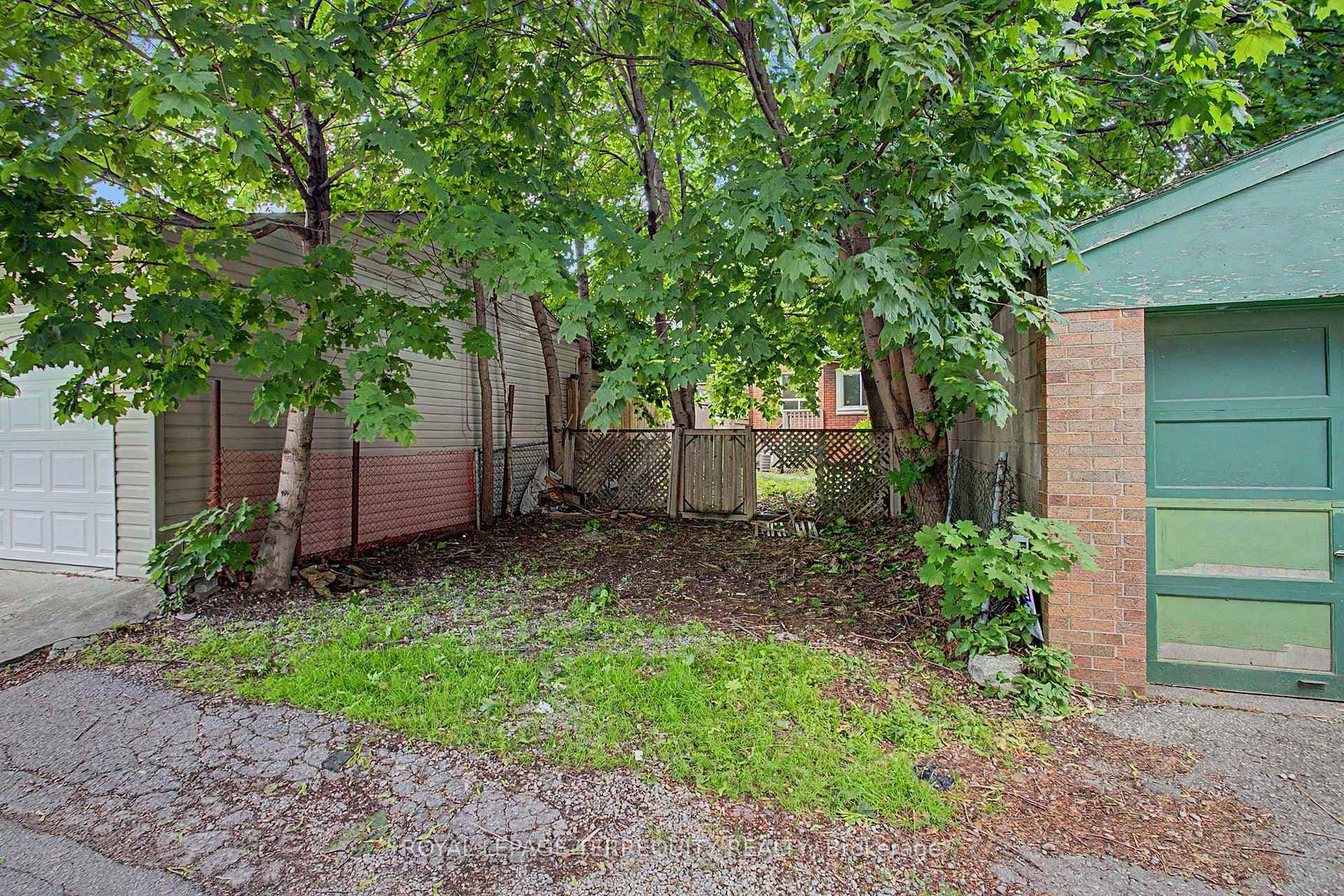 122 Ascot Avenue photo 27