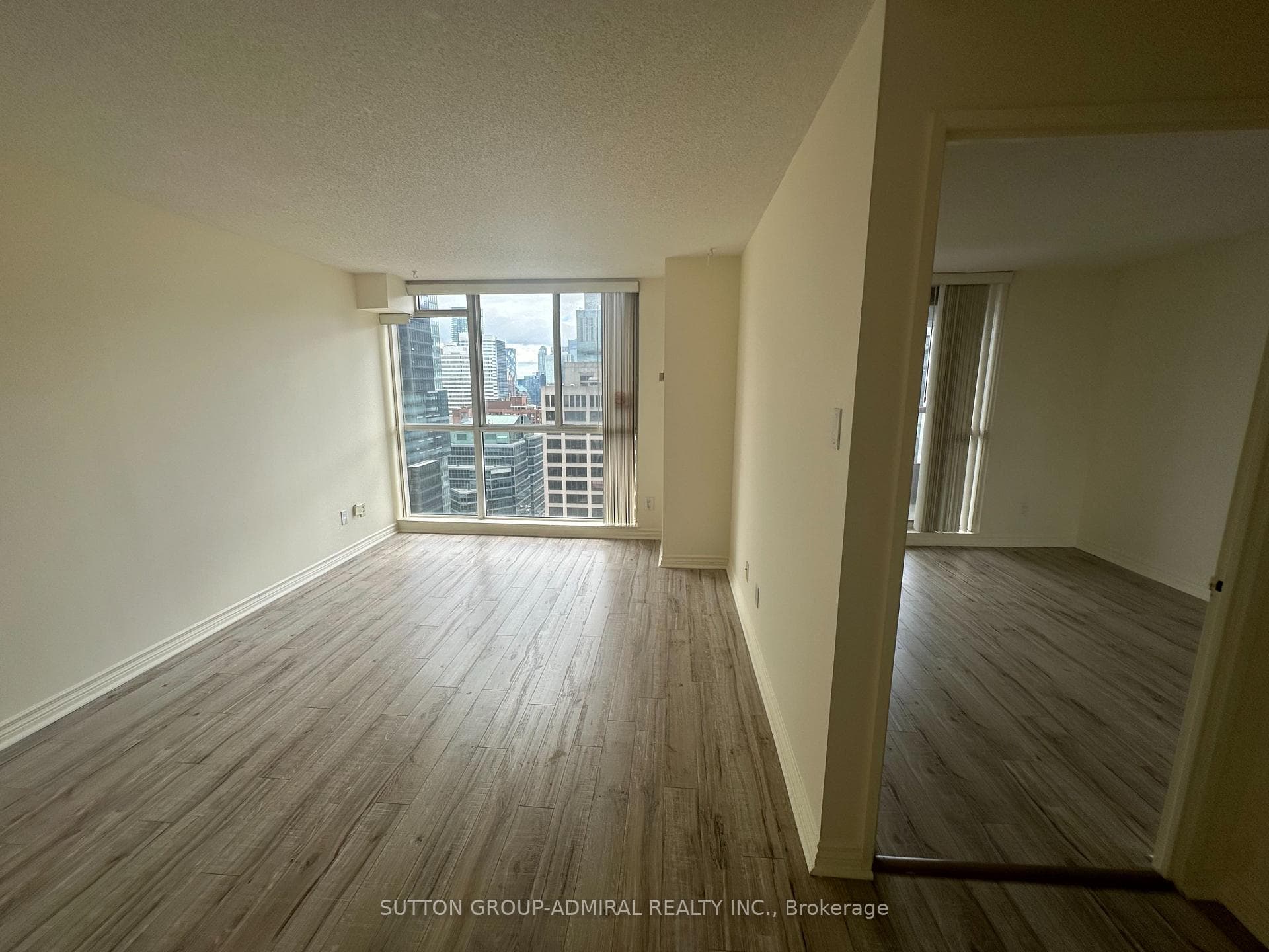736 Bay Street Unit PH3103 photo 4