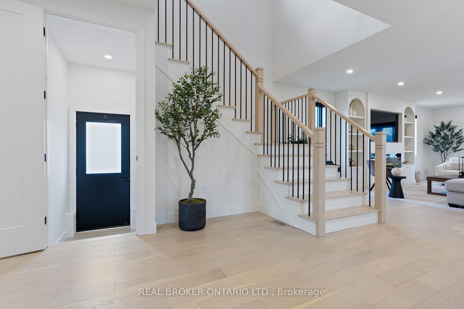 12 Macneil Court photo 9