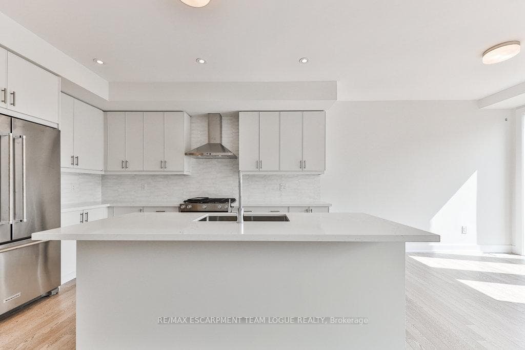 2273 TURNBERRY Road Unit 22 photo 8