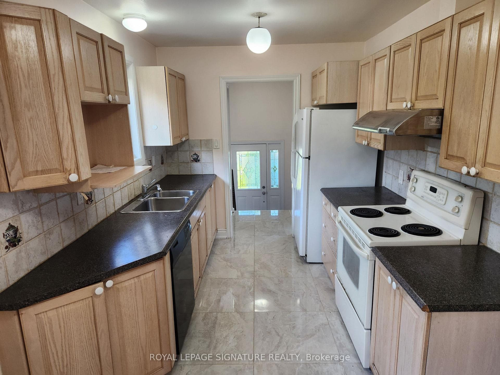 3334 Tallmast Crescent photo 6