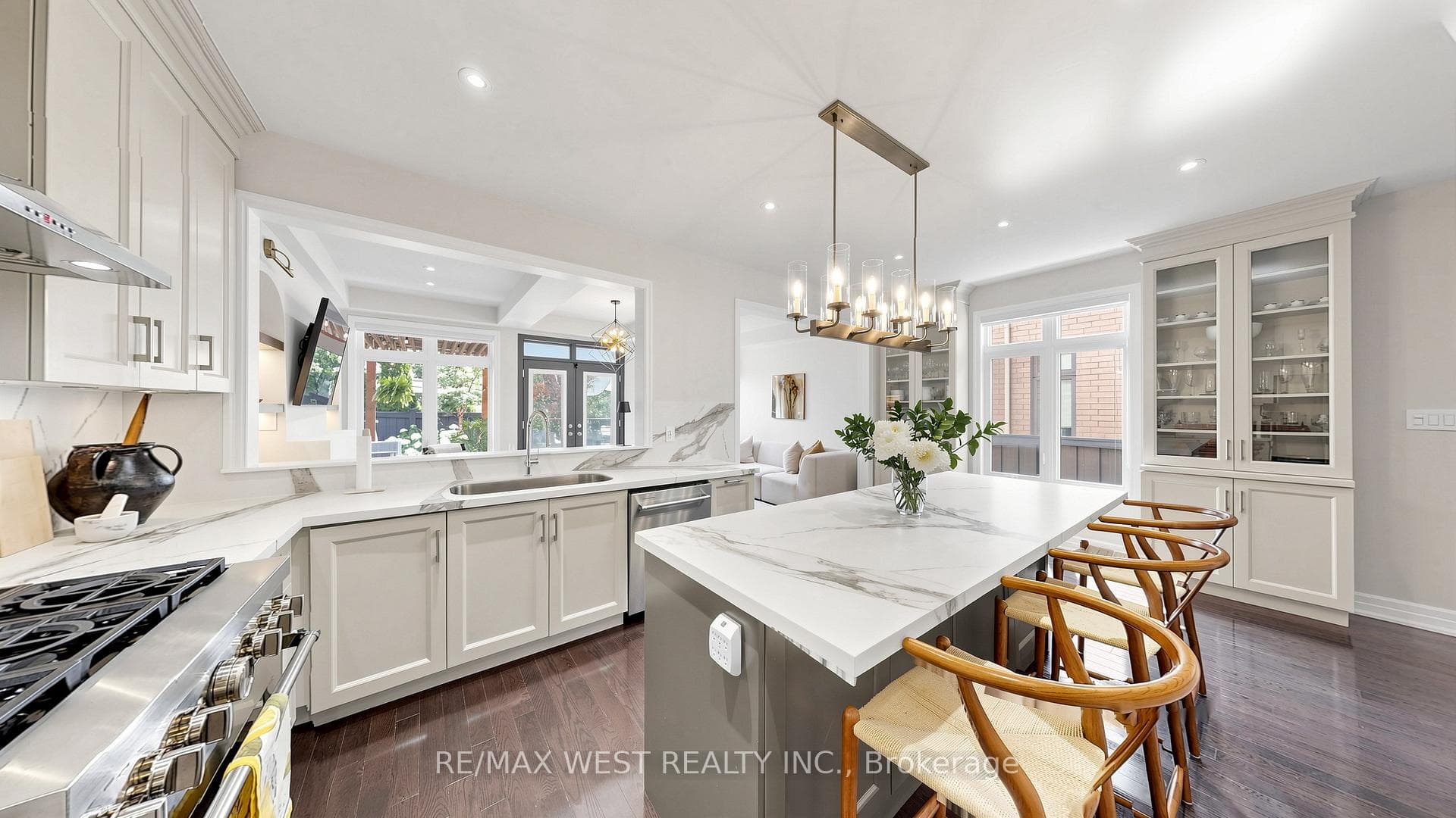 57 Alex Campbell Crescent photo 9